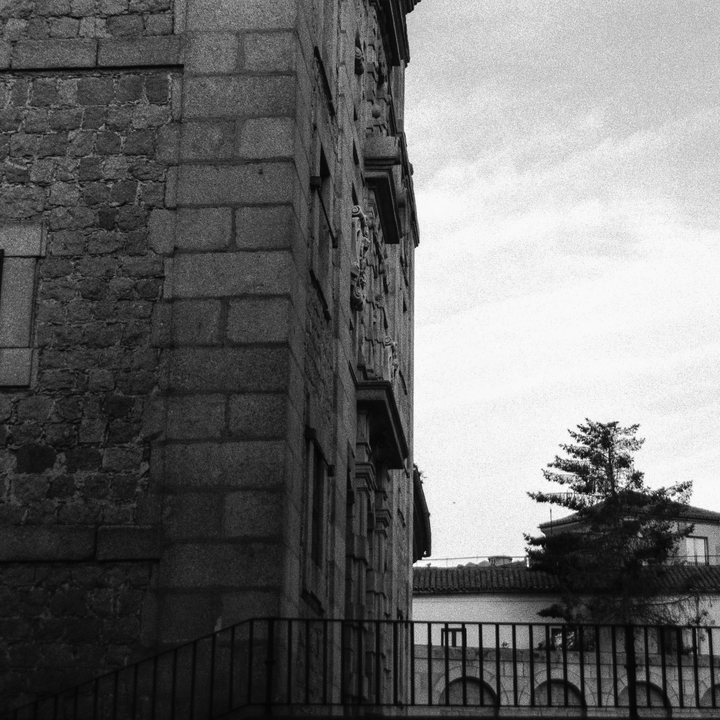  Avila's city center street picture 