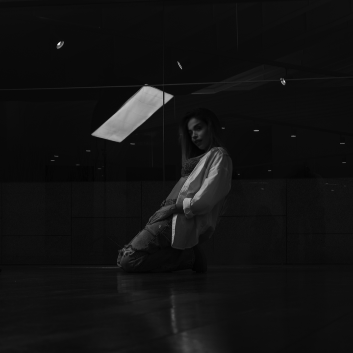 Mastering Light in Portraits: Photography Workshop with Julián Villar. Lienzo Norte, Avila. December 2024. Model: Laura JV [IG: laurrx_vq ]