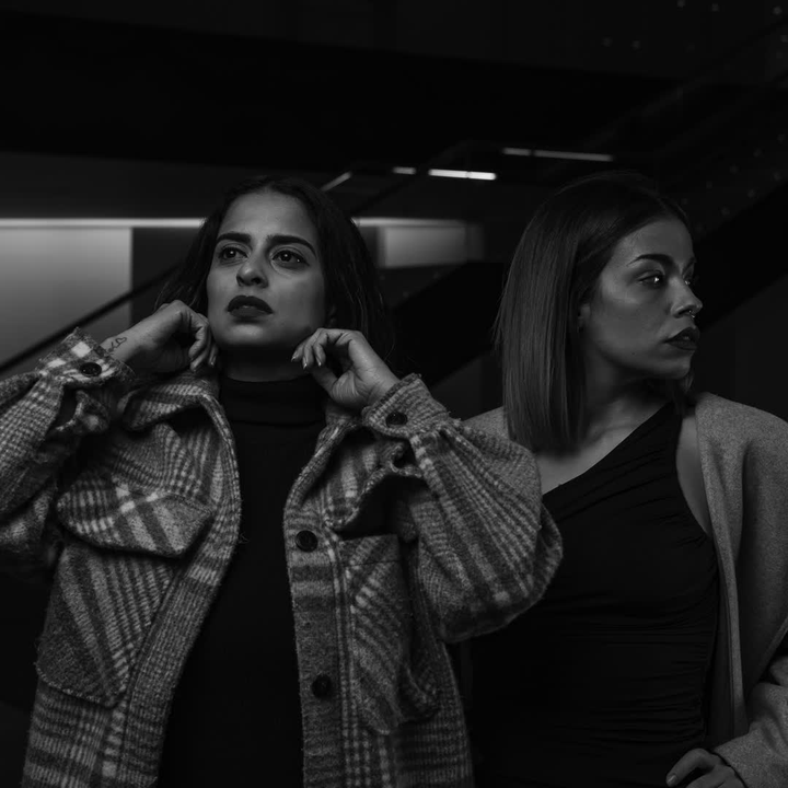 Mastering Light in Portraits: Photography Workshop with Julián Villar. Lienzo Norte, Avila. December 2024. Models: Laura JV [IG: laurrx_vq ] and Darling [IG: darling.ospina2 ]