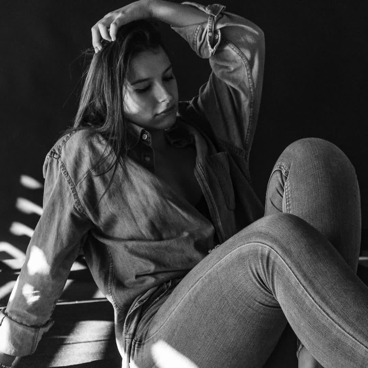 Training shooting with model at the AFA's headquarters, Ávila, with Sandra (insta: @sandraindiasl). Thanks to AFA Ávila (insta: asoc_fotografica_de_avila )