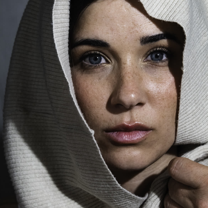 Paula (IG/@paulacmvj) at a shooting at AFA Avila (IG/@asoc_fotografica_de_avila)