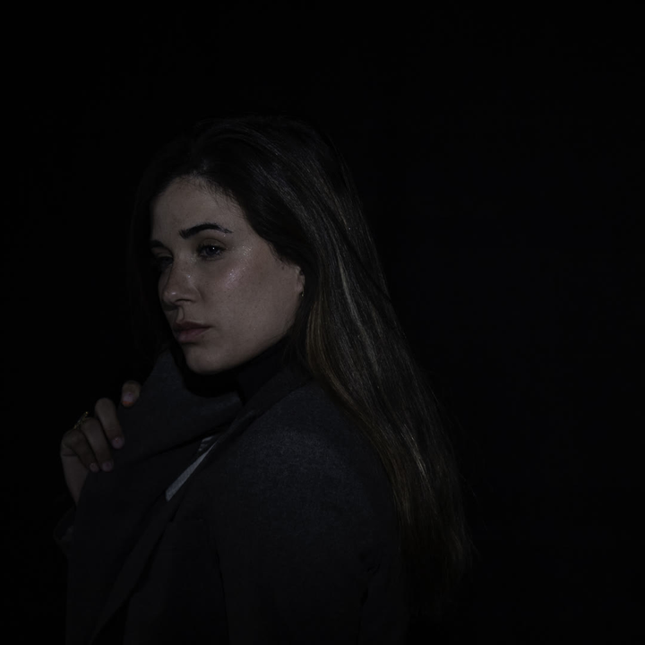 Paula (IG/@paulacmvj) at a shooting at AFA Avila (IG/@asoc_fotografica_de_avila)