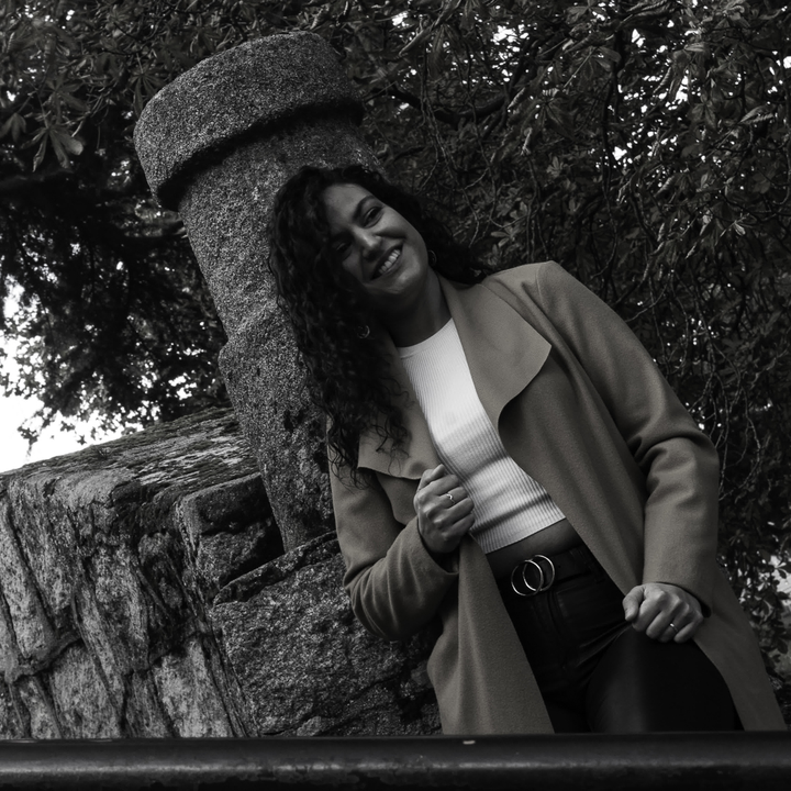 Maite Q. (IG/@maituki_16) and Isabel G. (ig/@isabel.garmu) at a shooting at AFA Avila (IG/@asoc_fotografica_de_avila)