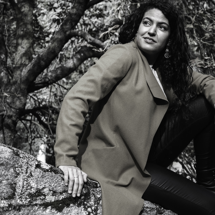 Maite Q. (IG/@maituki_16) and Isabel G. (ig/@isabel.garmu) at a shooting at AFA Avila (IG/@asoc_fotografica_de_avila)