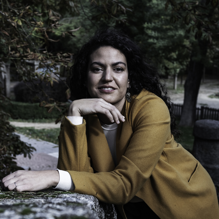 Maite Q. (IG/@maituki_16) and Isabel G. (ig/@isabel.garmu) at a shooting at AFA Avila (IG/@asoc_fotografica_de_avila)