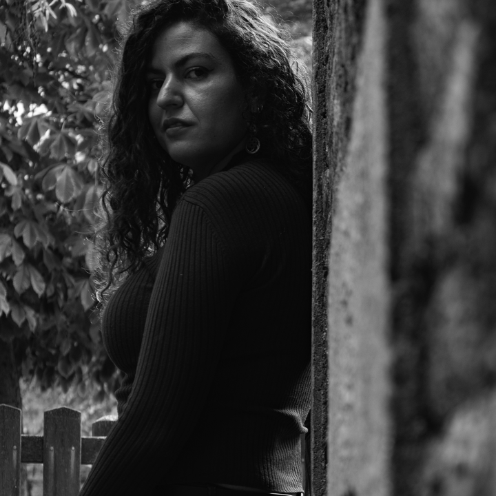 Maite Q. (IG/@maituki_16) and Isabel G. (ig/@isabel.garmu) at a shooting at AFA Avila (IG/@asoc_fotografica_de_avila)