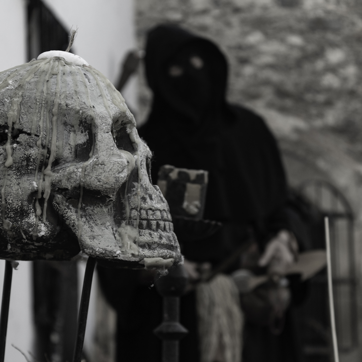 Haunted alley, full of stinkers, in the medieval market and fair of Oropesa, Toledo, Spain. 