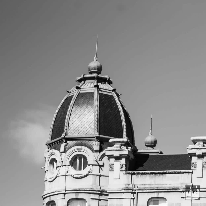 Dome at the top of a building (Santo Domingo square, Leon, Spain)