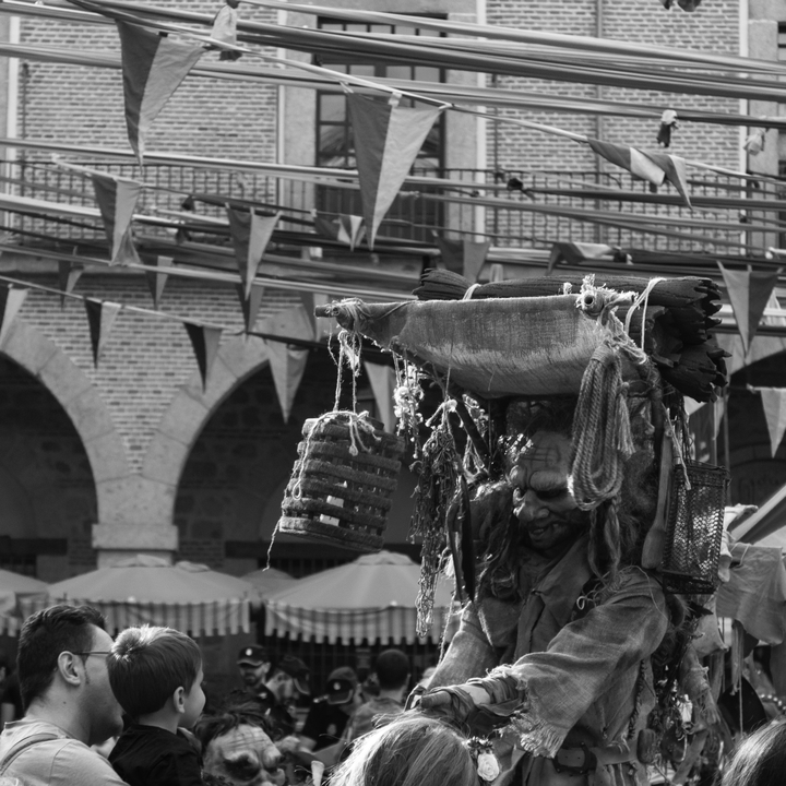 Mood at the medieval market and fair of Avila (2022)