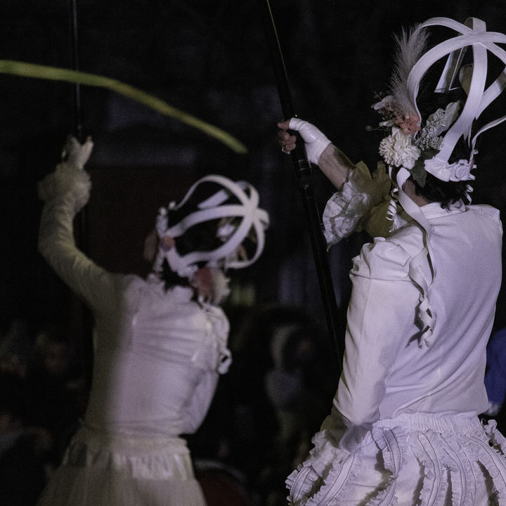  Night scene of performers dressed in white costumes during the Three Wise Men Parade 2026 in Ávila, Spain, as they move through the streets before a gathered crowd, highlighting the festive, artistic and cultural spirit of Epiphany. January 2026. 