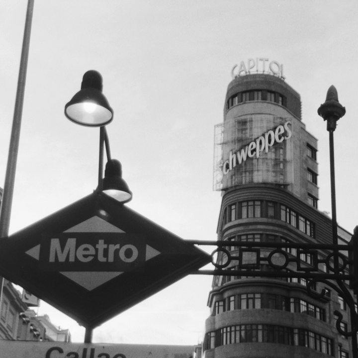 Views of the Carrion Building from the Metro station of Callao